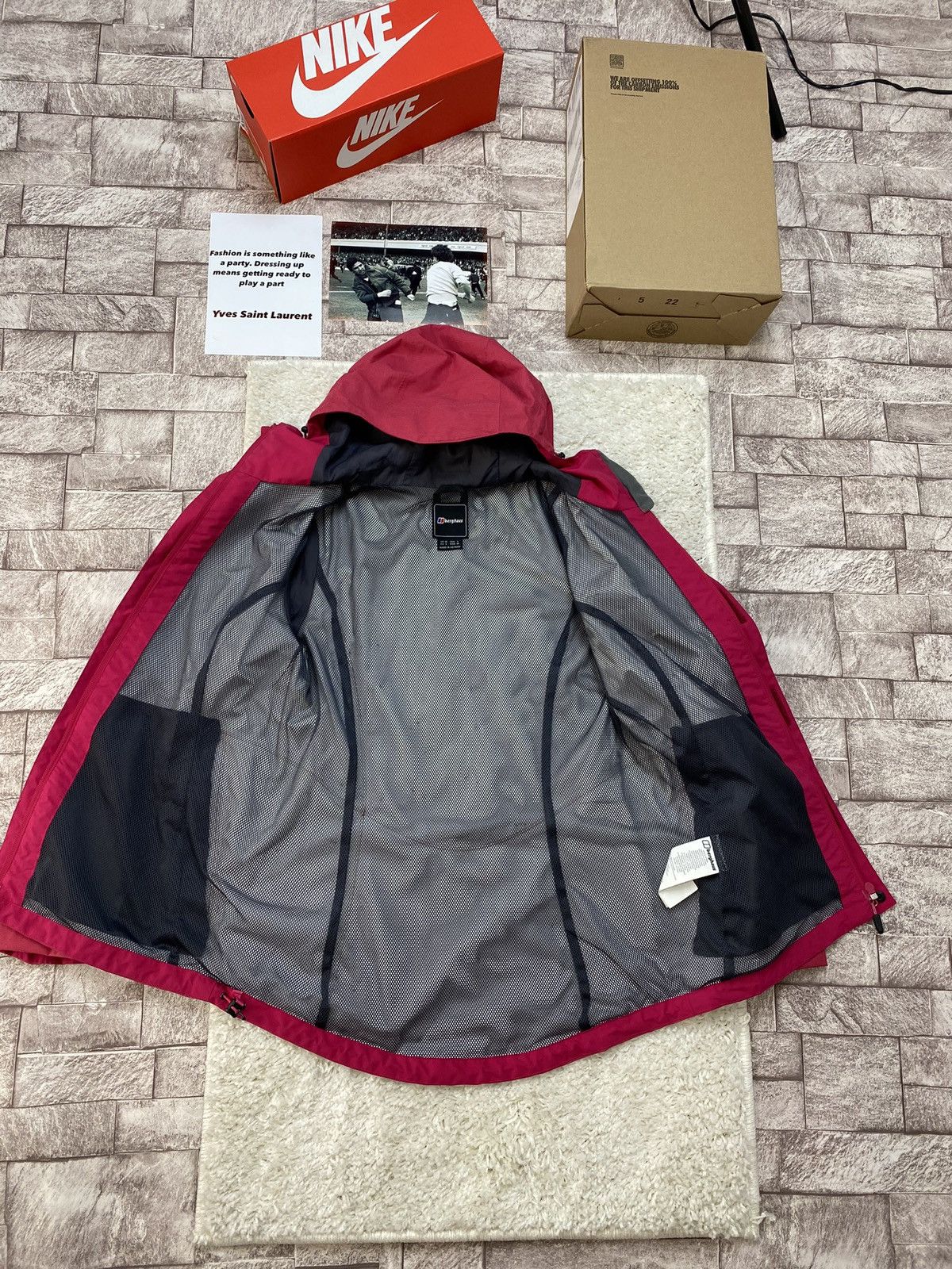 Berghaus × Japanese Brand Berghaus Women's Elara Waterproof Jacket Size S / US 4 / IT 40 - 11 Thumbnail