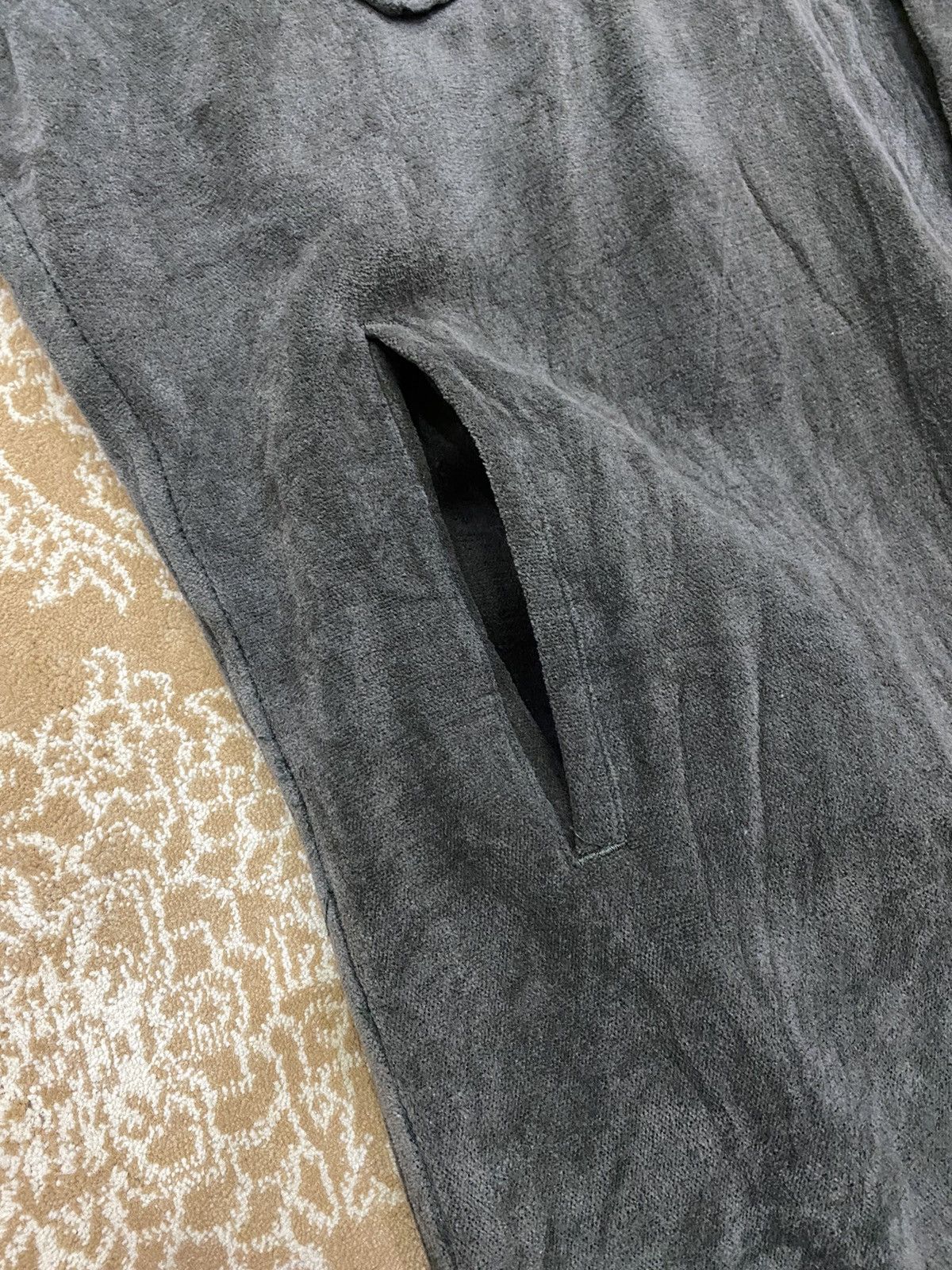 Yohji Yamamoto Vintage Y’s Yohji Yamamoto Velvet Jacket Size US L / EU 52-54 / 3 - 17 Thumbnail
