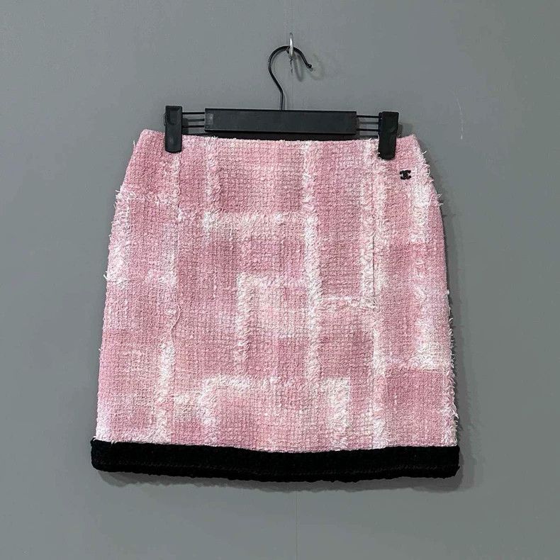 ChanelPink tweed small logo short skirt 2503-Nextarrow