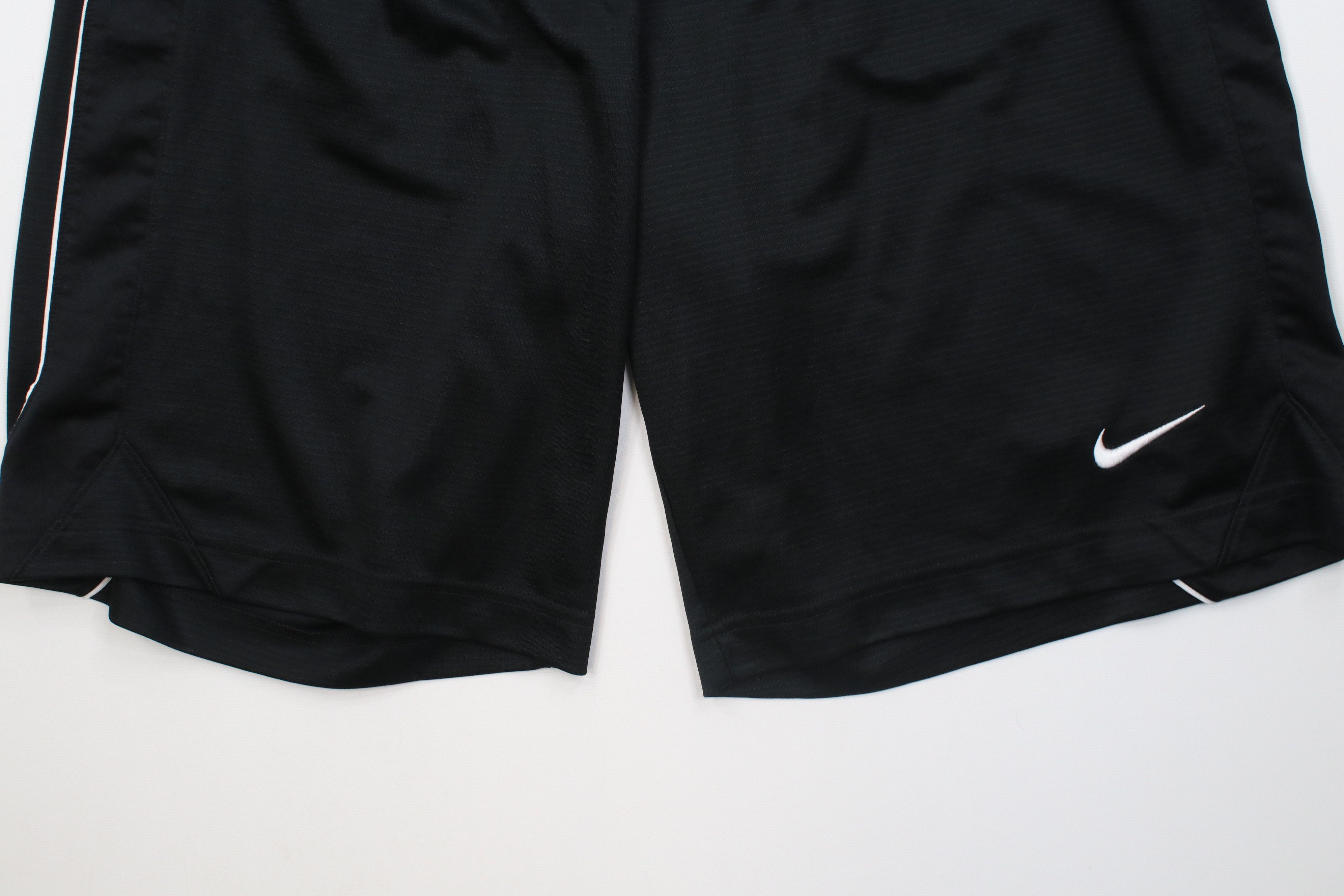 Nike Vintage Y2K Nike Dazzle Striped Gym Basketball Shorts Black Size US 32 / EU 48 - 4 Thumbnail
