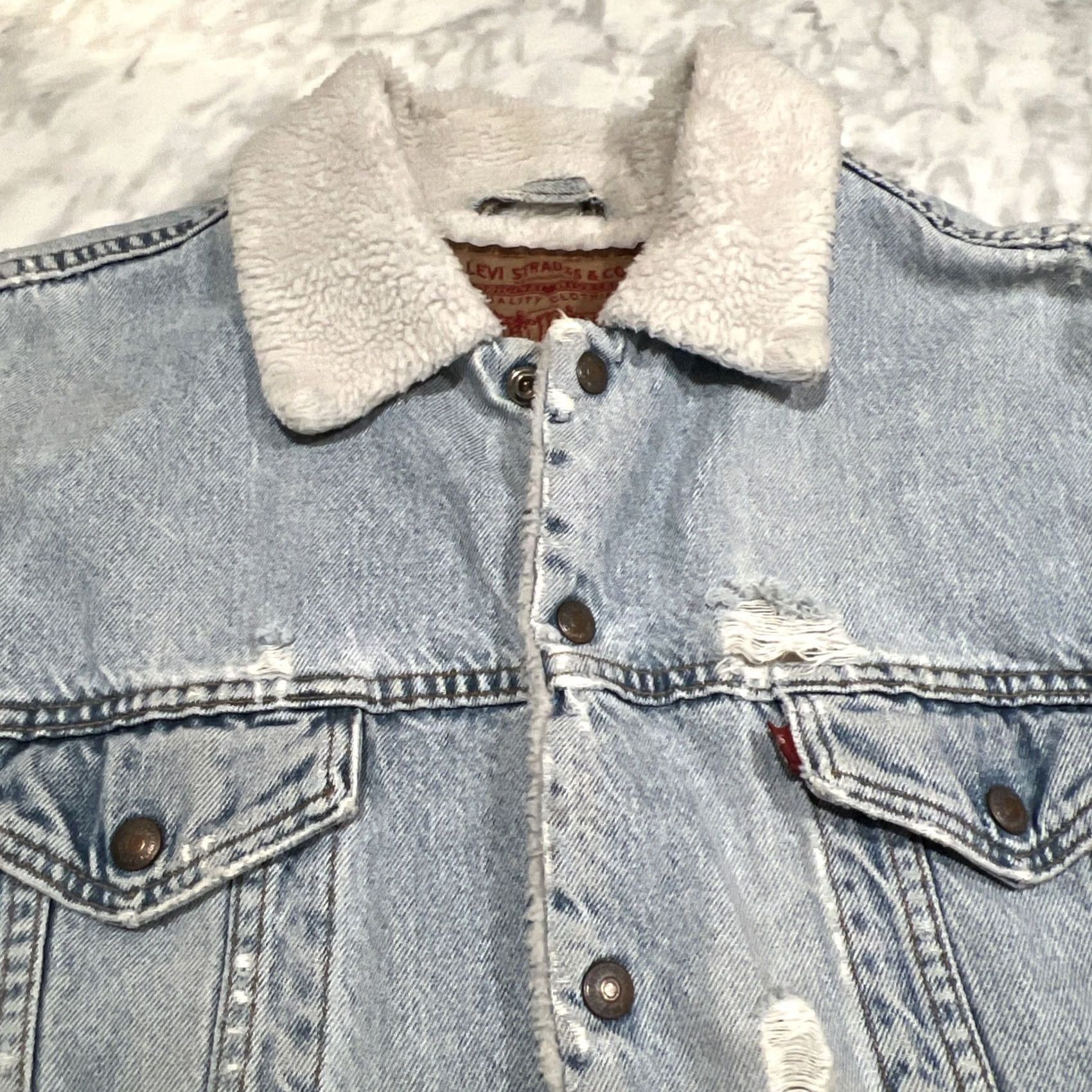 Levi's VINTAGE Levi’s Denim Trucker Jacket Men Large Sherpa Lined Thrashed Made USA Size US L / EU 52-54 / 3 - 4 Thumbnail