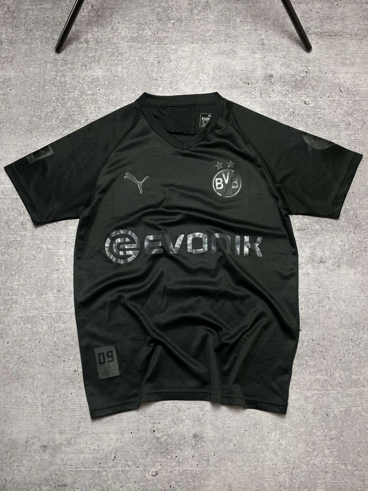 Puma BORUSSIA DORTMUND 2022 2023 SPECIAL FOOTBALL SOCCER JERSEY Size US M / EU 48-50 / 2 - 2 Thumbnail