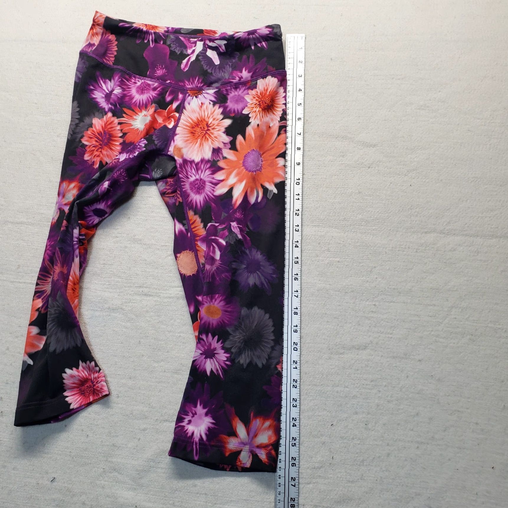 Reebok Reebok Leggings Women's L Purple Floral Athletic Pull On Elastic Waist Size L Activewear Size 36" / US 14 / IT 50 - 6 Thumbnail