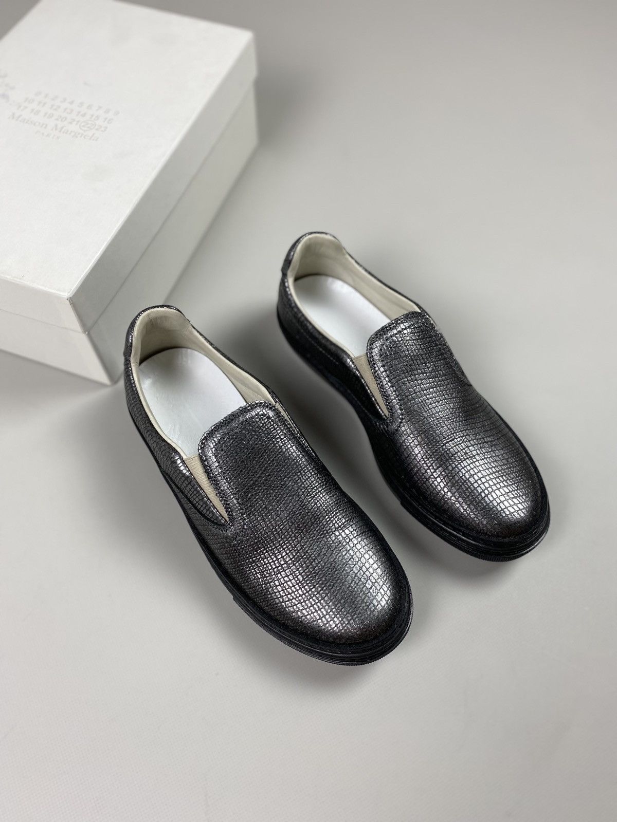 Maison Margiela New! Maison Margiela ladies slip on meds shoes size 37.5 Size US 7.5 / IT 37.5 - 2 Thumbnail