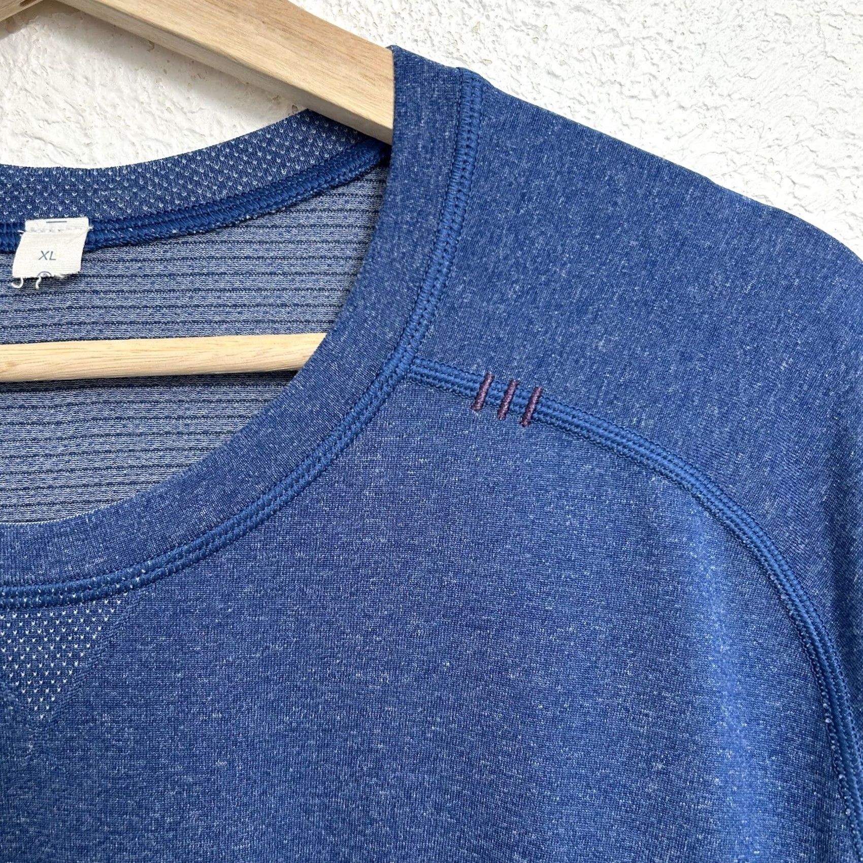 Lululemon Lululemon Metal Vent Stretch Your Head Shirt Blue XL Men’s Short Sleeve Size US XL / EU 56 / 4 - 3 Thumbnail