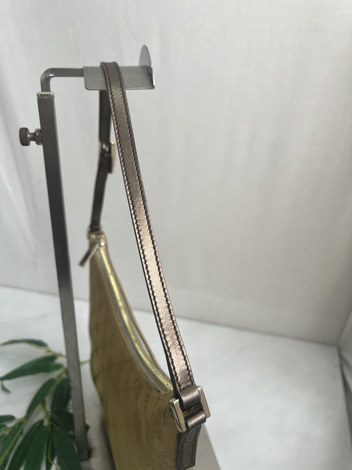 Gucci Authentic GUCCI Gold GG canvas shoulder bag Size ONE SIZE - 7 Thumbnail