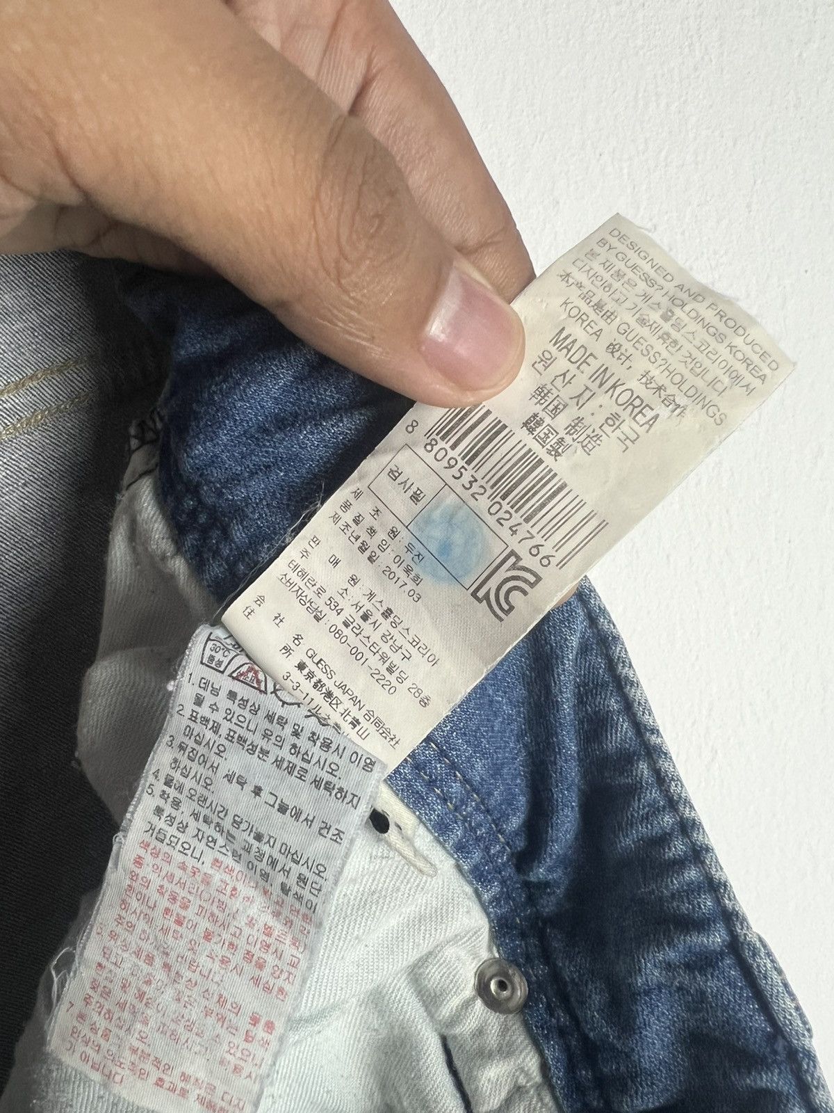 Guess Guess Denim Distressed Jorts Shorts Size US 33 - 12 Thumbnail