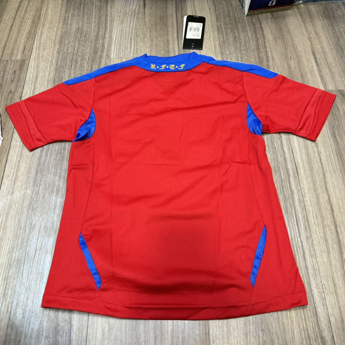 Adidas (Youth size) Spain 10/11 home shirt (Bnwt) Size US XXS / EU 40 - 2 Thumbnail