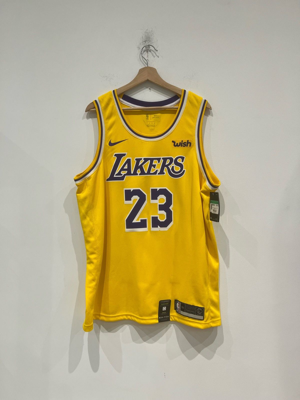 Nike LeBron James Icon Swingman Jersey Yellow Size: XL