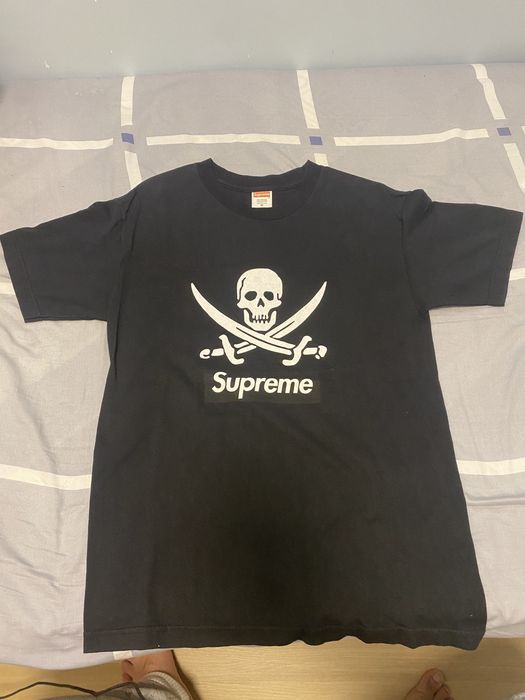 Supreme pirate 2025 box logo