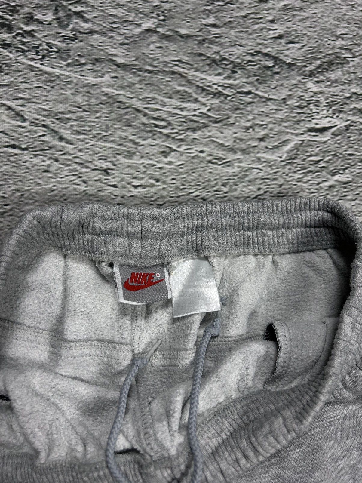 Nike × Vintage Nike vintage 90s sweatpants grey small swoosh Size US 32 / EU 48 - 4 Thumbnail