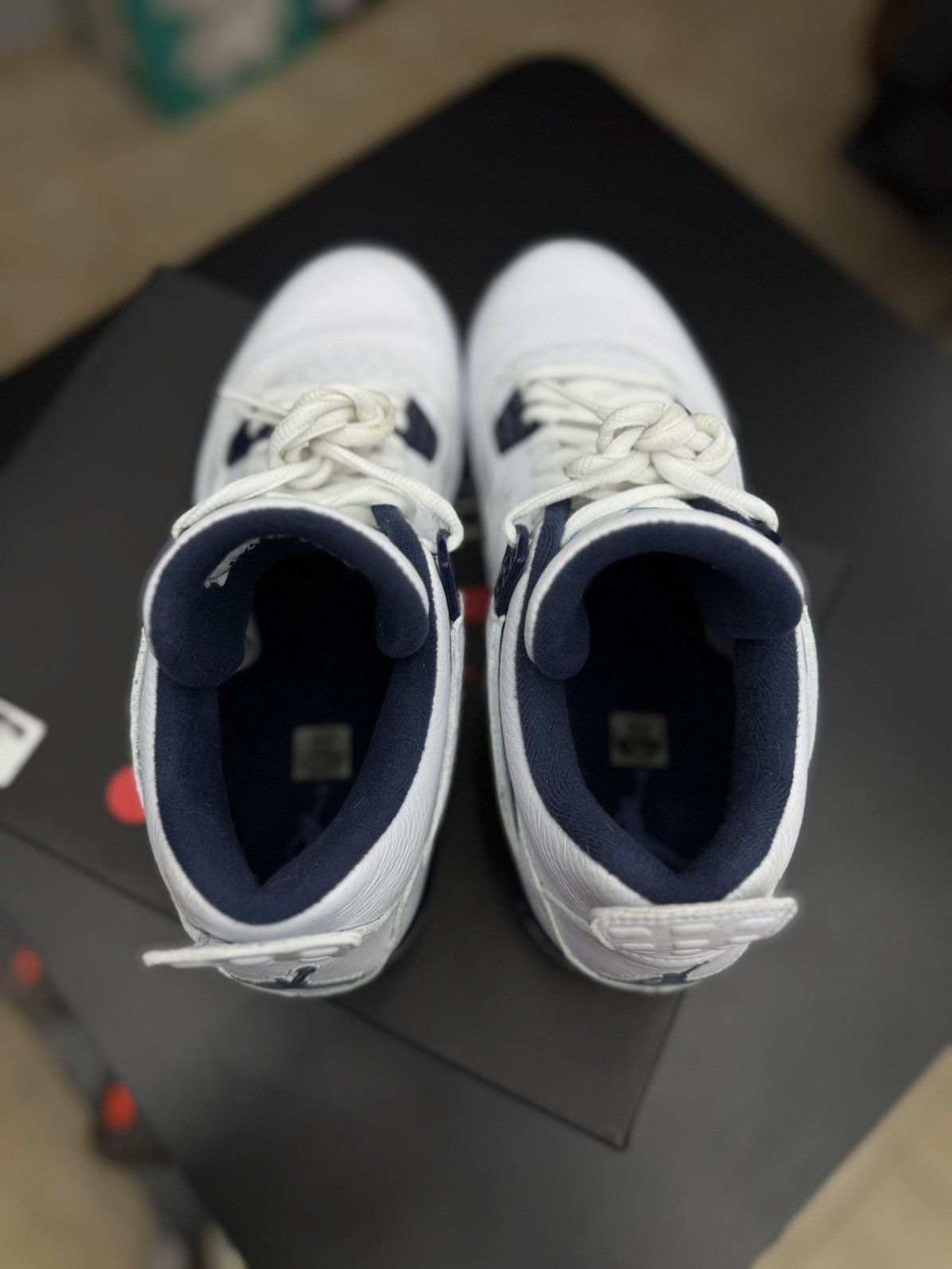 Nike Nike Jordan 4 Columbia (2015) Size 9 Pre Owned 🧼 Size US 9 / EU 42 - 17 Thumbnail