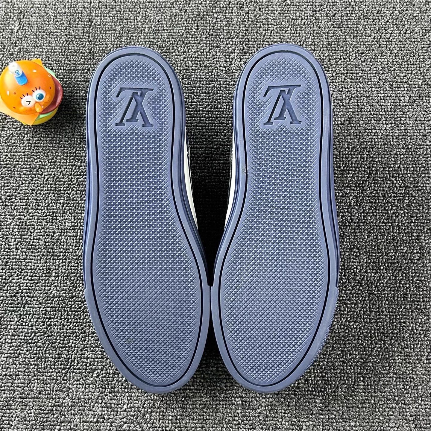 Louis Vuitton LV Blue White Stripe Monogram Sneakers EUR 36.5 Size US 5.5 / IT 35.5 - 6 Thumbnail