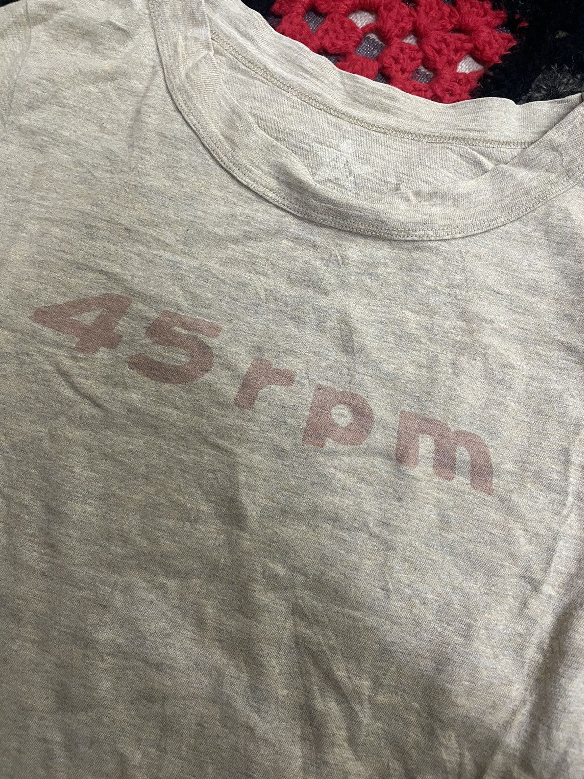 45rpm 45rpm “45rpm” Logo Tee Beige Size 1 (Made in Japan) Size US XXS / EU 40 - 3 Thumbnail