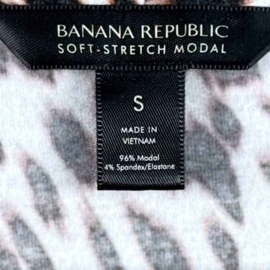 Banana Republic Banana Republic Soft Stretch Modal Leopard Core Wrap Top Careerwear Womens Small Size S / US 4 / IT 40 - 3 Thumbnail