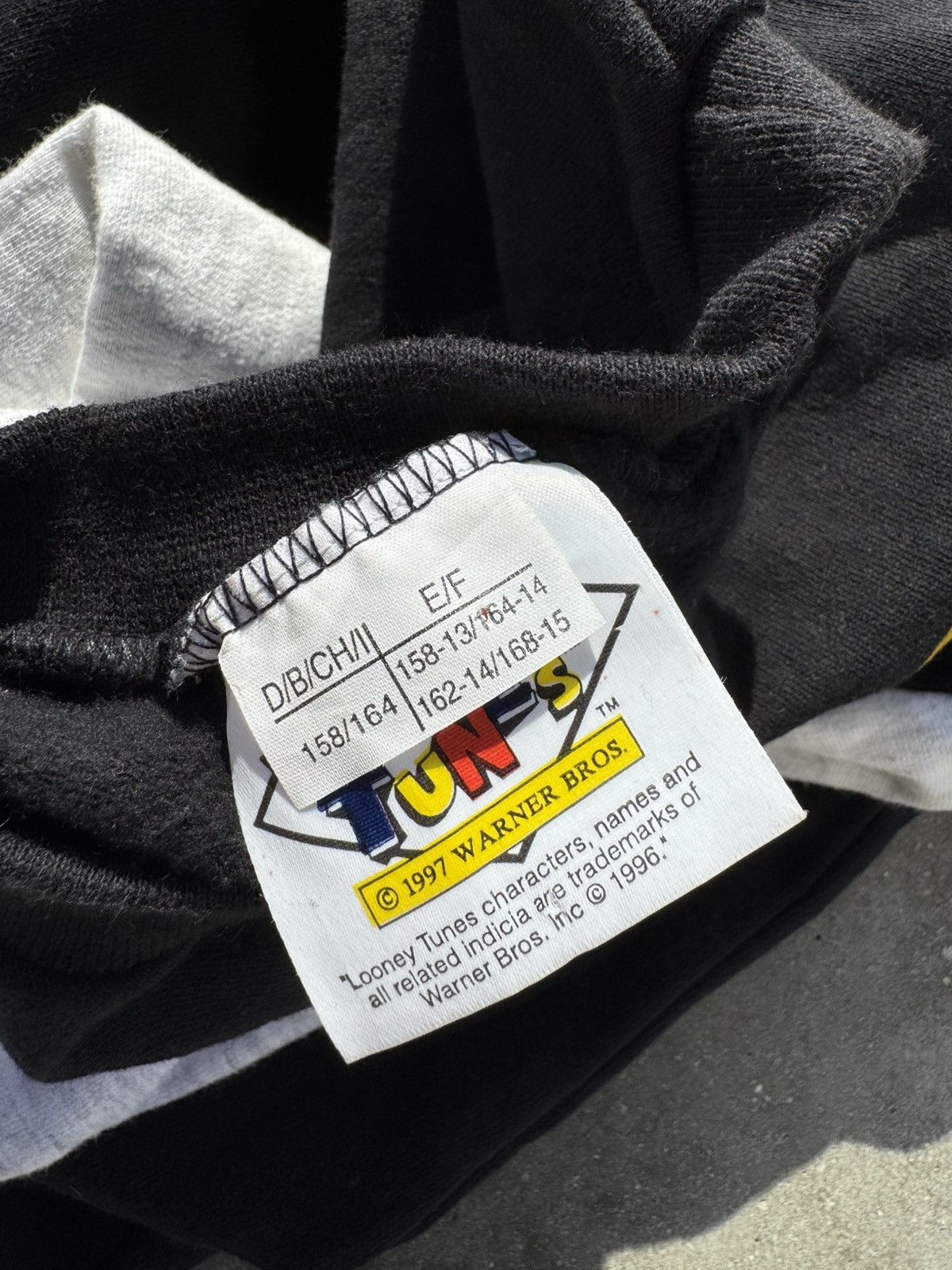 Southpole × Vintage × Warner Bros *VINTAGE* Bunny Bugs longsleeve Size US S / EU 44-46 / 1 - 3 Thumbnail