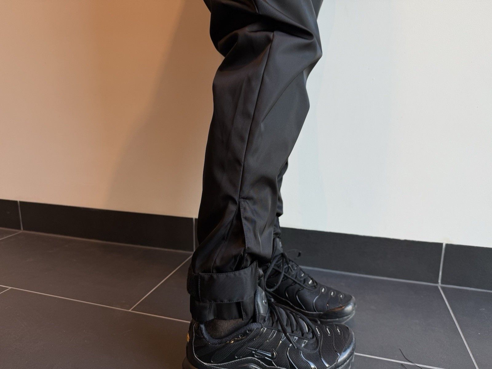 Adidas × Prada DDP Prada x Adidas Original Re-Nylon Pants Black Size XS Size US 30 / EU 46 - 21 Thumbnail