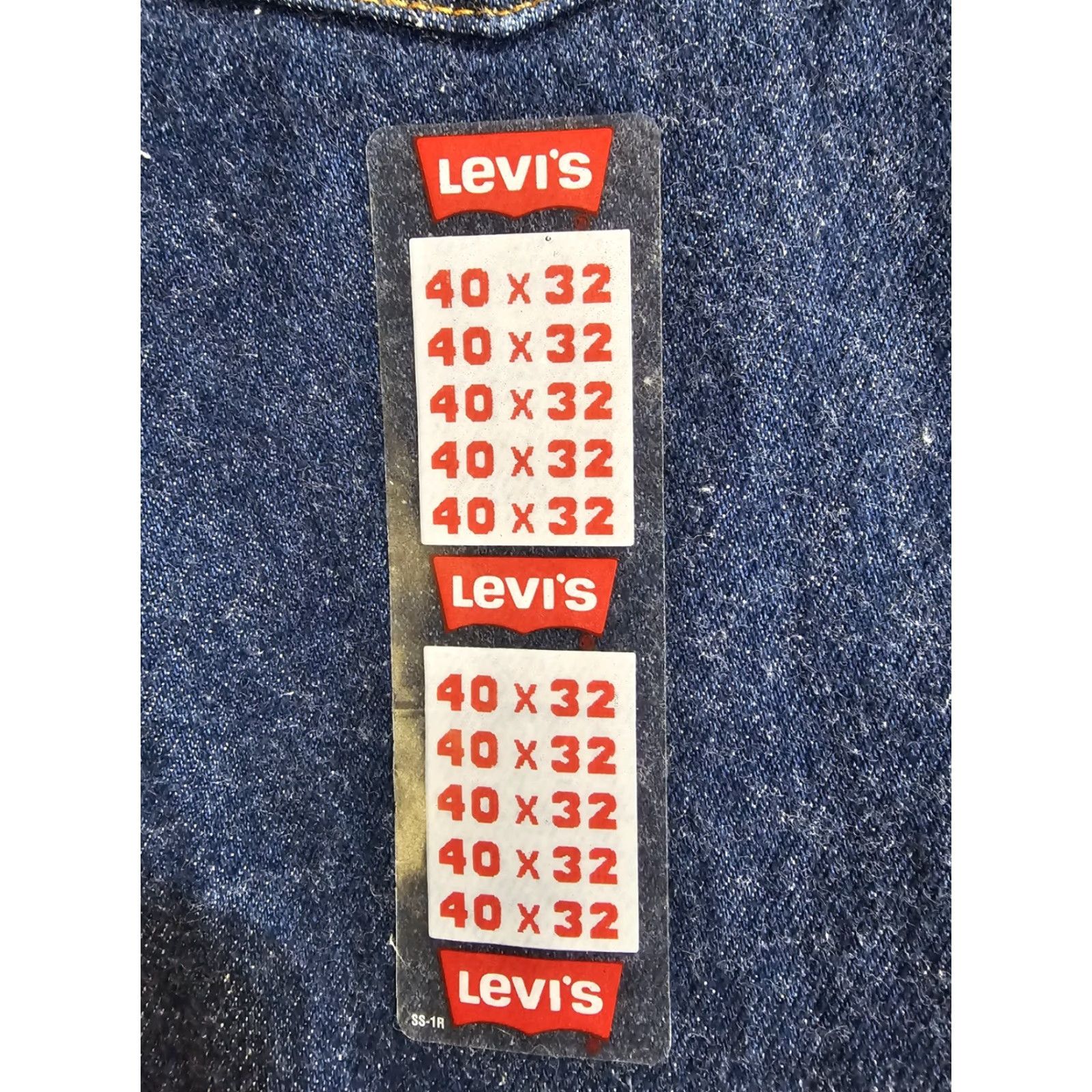 Levi's VINTAGE Levi's 540 Signature Relaxed Fit Jeans 40x32 Mens Blue Medium Wash 5-Pocket Design United States USA Distressed No Size US 40 / EU 56 - 4 Thumbnail