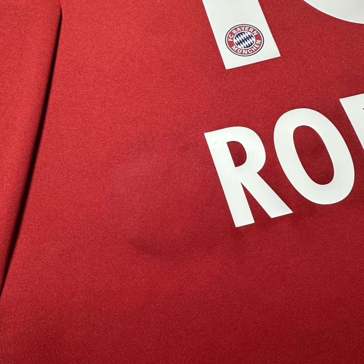 Vintage BAYERN ADIDAS 2017/2018 FOOTBALL HOME JERSEY #10 ROBBEN Size US M / EU 48-50 / 2 - 10 Thumbnail