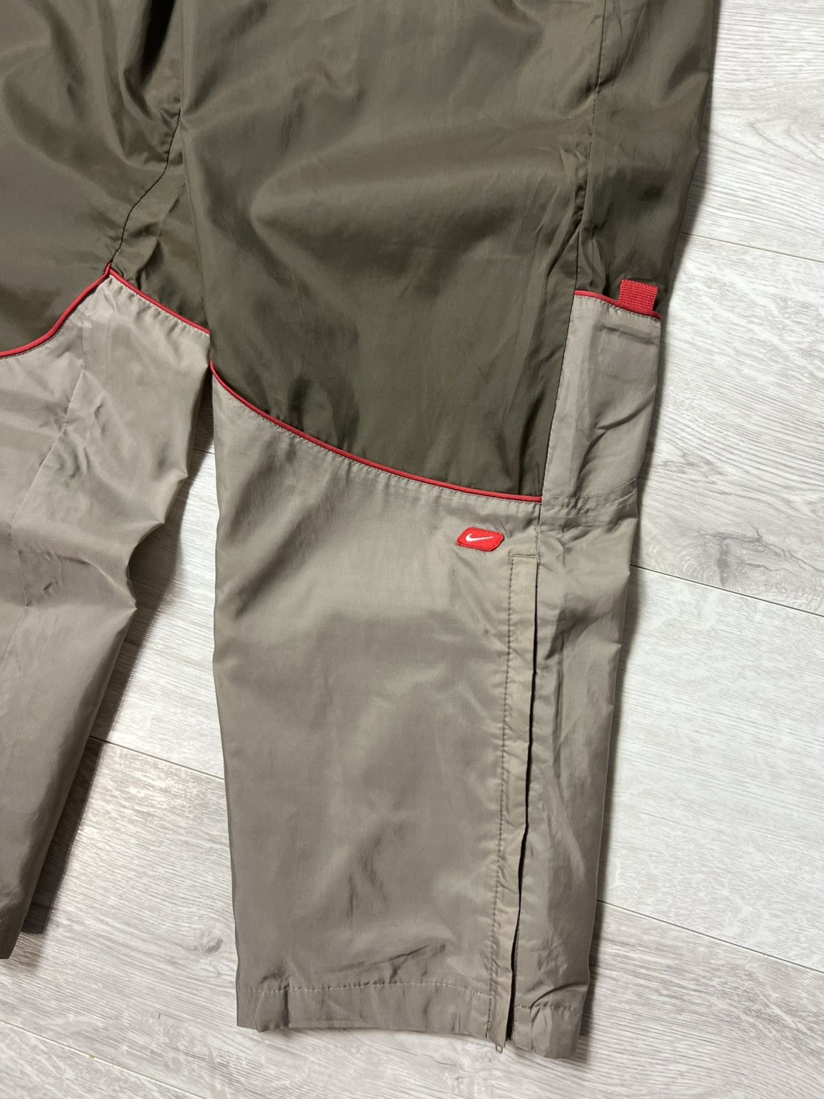 Nike × Vintage Vintage Nike Nylon Track Pants Swoosh Logo Men’s Sweatpants Size US 32 / EU 48 - 7 Thumbnail