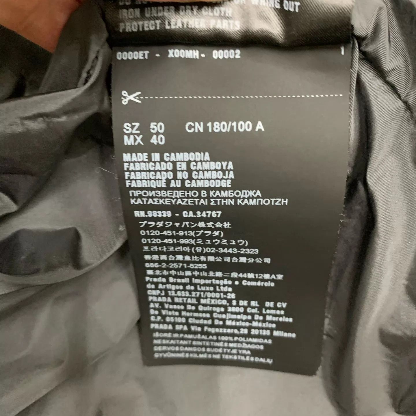 Prada Prada Black Triangle Logo Nylon Jacket 50 95 New Size US M / EU 48-50 / 2 - 5 Thumbnail