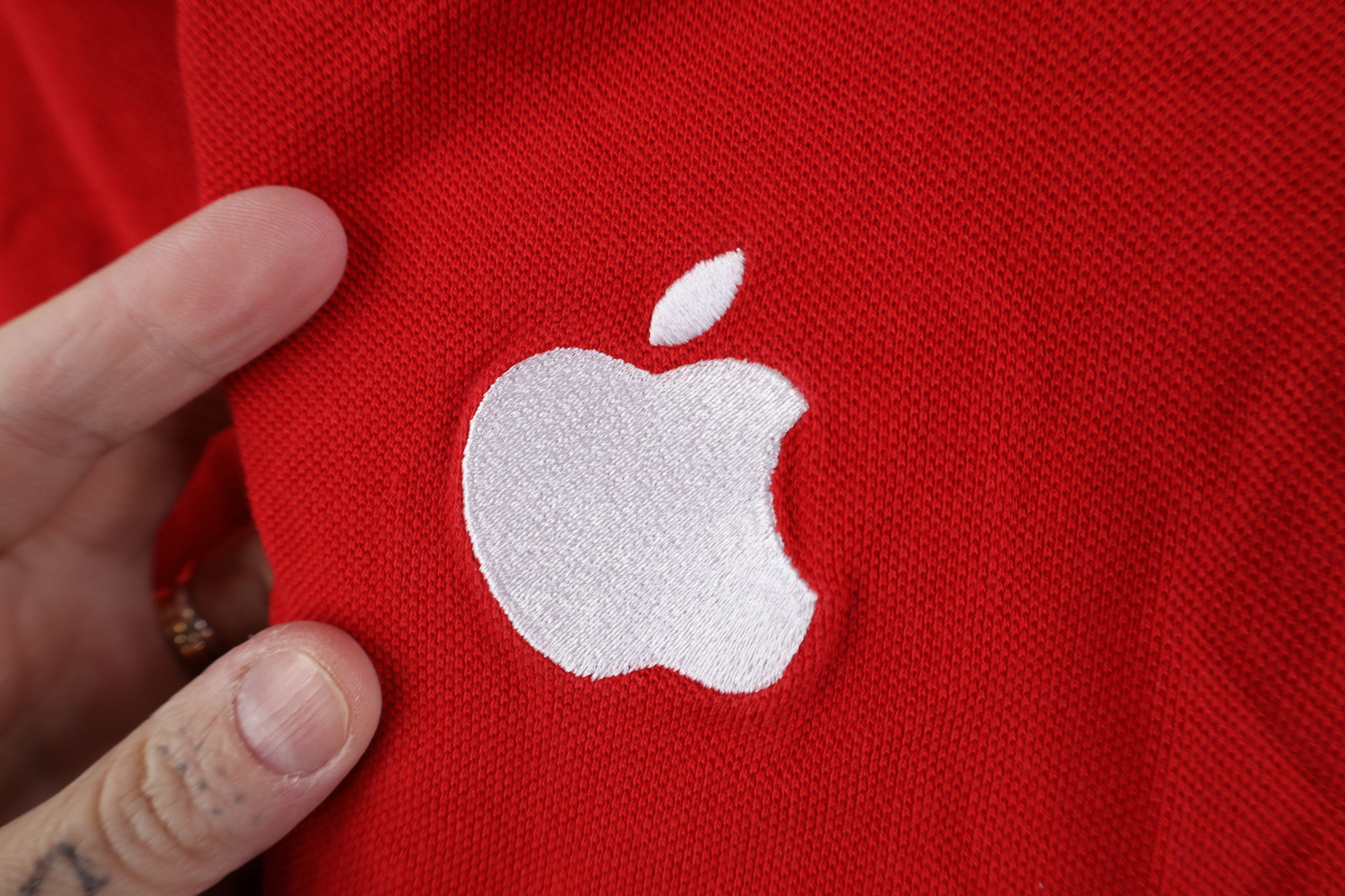 Apple Vintage Apple Company Employee Issued Apple Logo T-Shirt Size US XXL / EU 58 / 5 - 4 Thumbnail