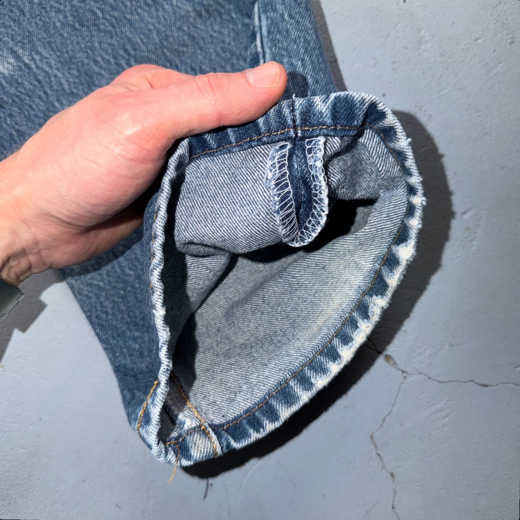 Levi's VINTAGE Levi's 501 Jeans Straight Blue Light Wash 35x34 501 Series 90s Men Regular Denim 5-Pocket Represents Casual Size US 35 - 4 Thumbnail