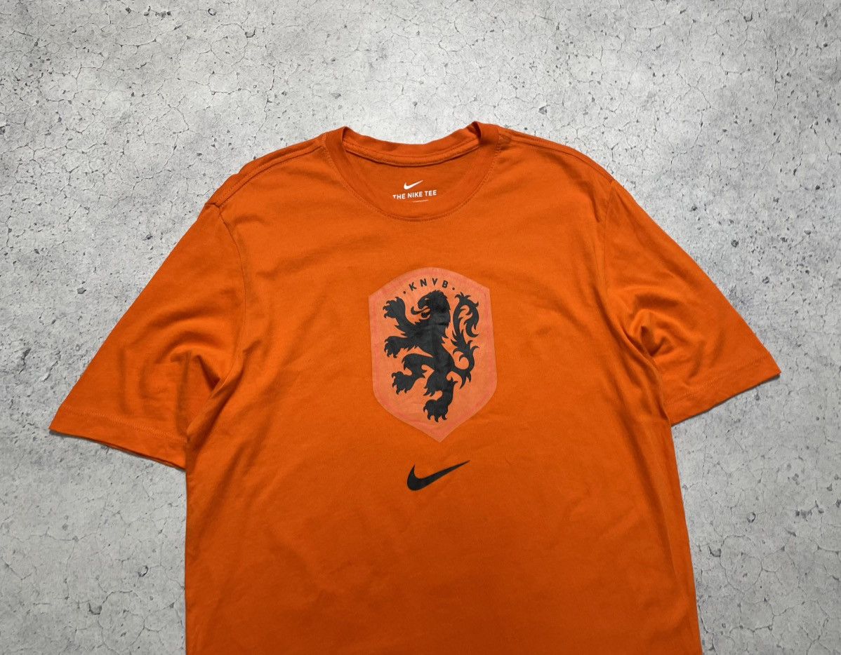 Nike × Vintage Nike KNVB Netherlands Football Vintage T-Shirt Big Logo Size US M / EU 48-50 / 2 - 5 Thumbnail