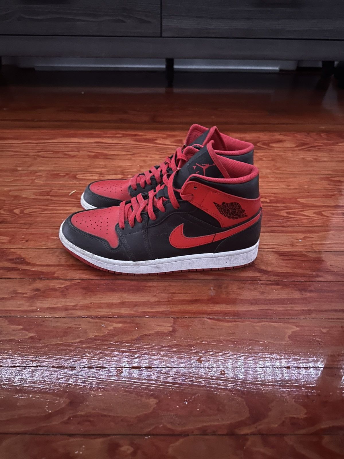 Jordan Brand × Nike Jordan 1 mid alternate bred Size US 9 / EU 42 - 4 Thumbnail