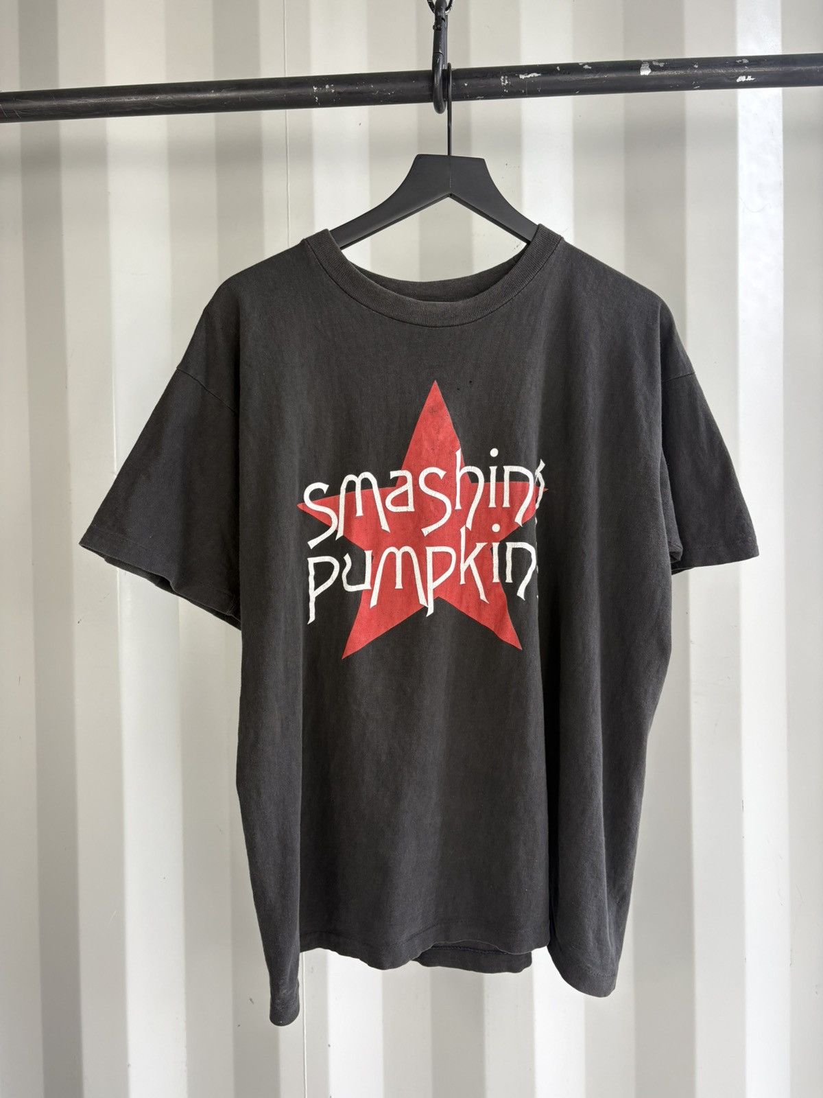 Band Tees Thrashed The Smashing Pumpkins Faded Distressed Shirt GRUNGE Size US XL / EU 56 / 4 - 1 Thumbnail