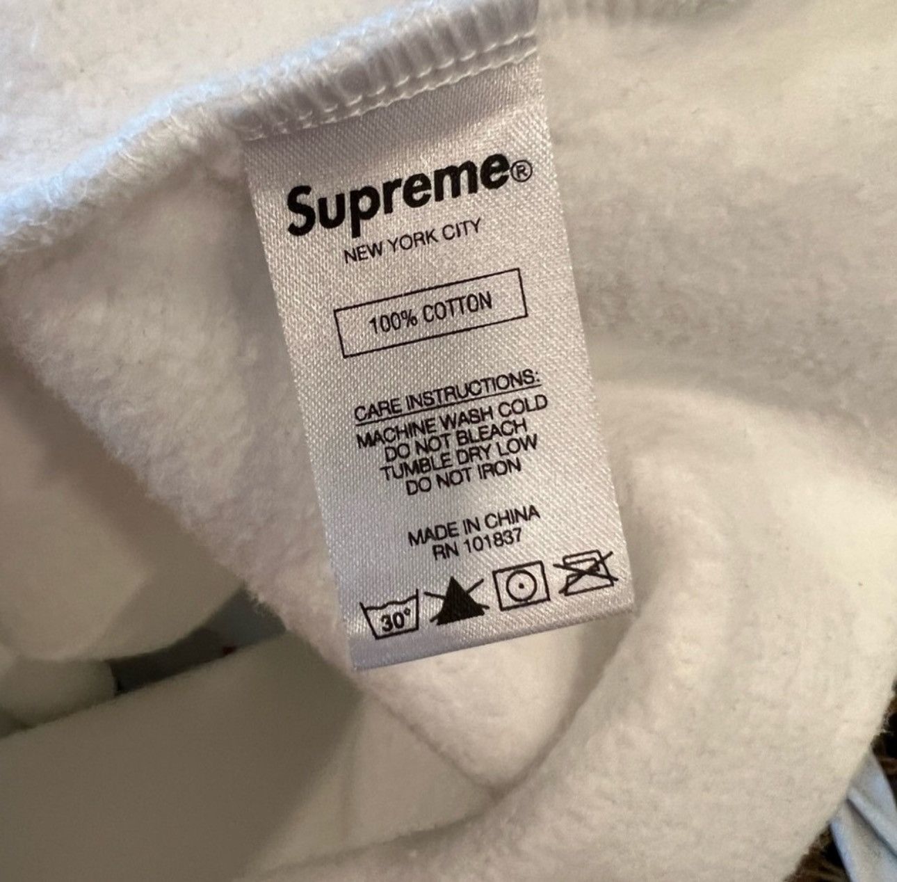 Supreme Supreme hoodie in size M Size US M / EU 48-50 / 2 - 5 Thumbnail