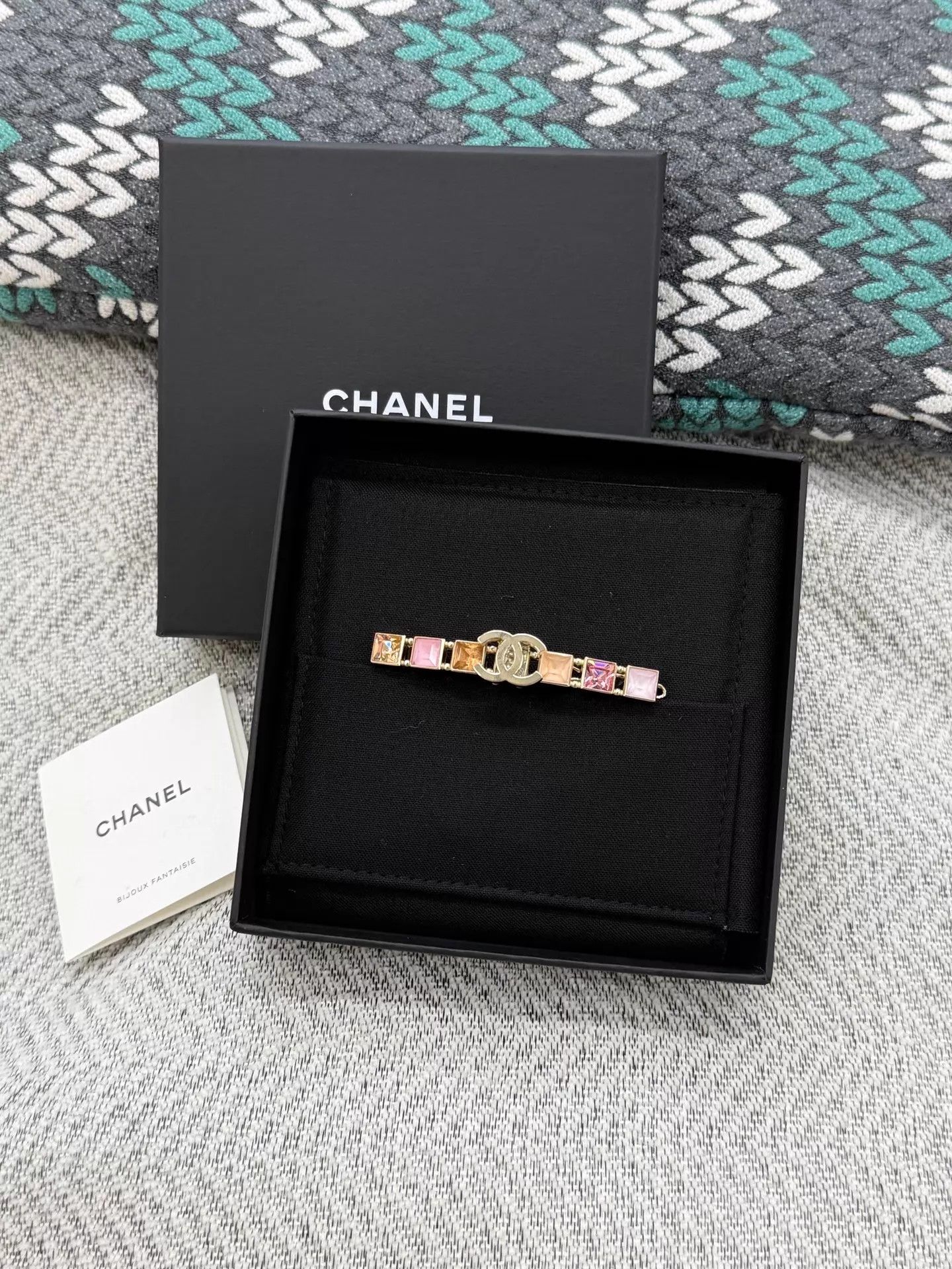 Chanel Chanel Pink Gem CC Hair Clip New Size ONE SIZE - 1 Thumbnail