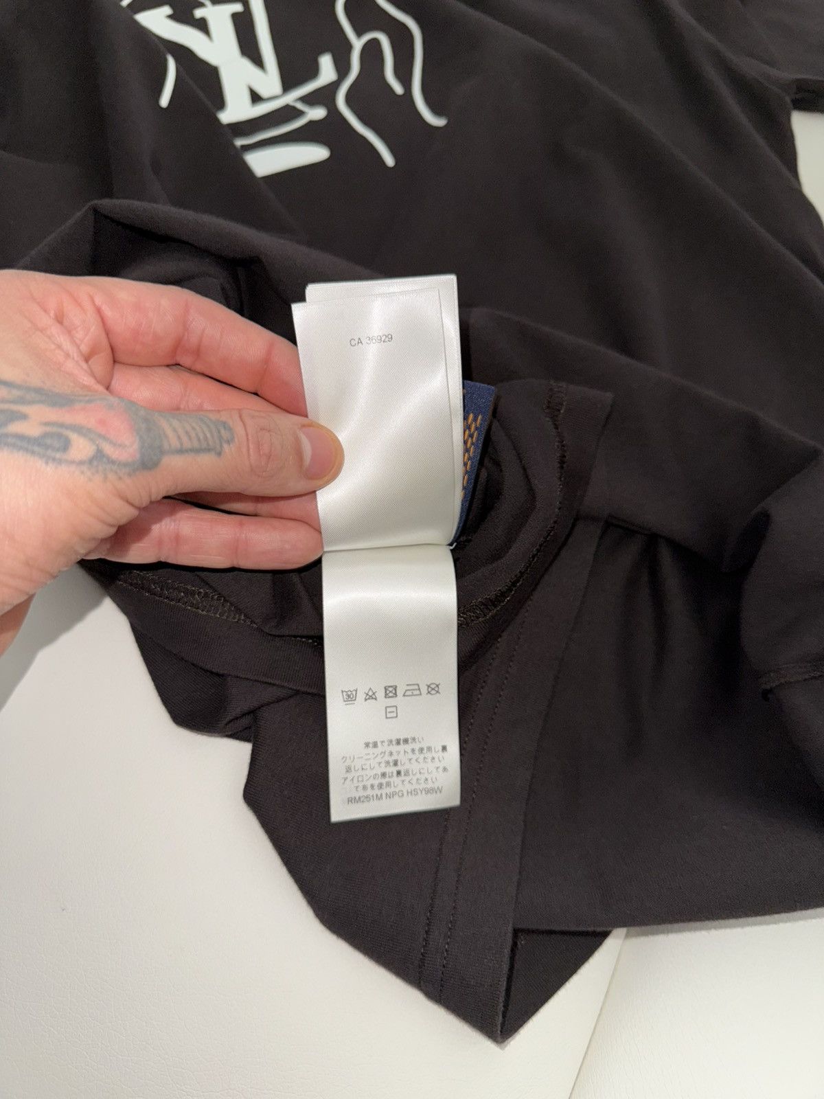 Louis Vuitton Louis Vuitton logo t shirt Size US M / EU 48-50 / 2 - 9 Thumbnail
