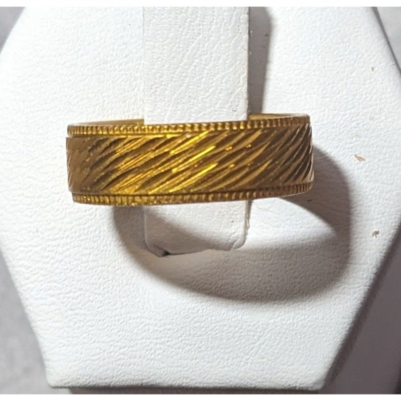 Other Bright Gold Tone Etched Fashion Ring Size 6 1/2 Size ONE SIZE - 2 Thumbnail