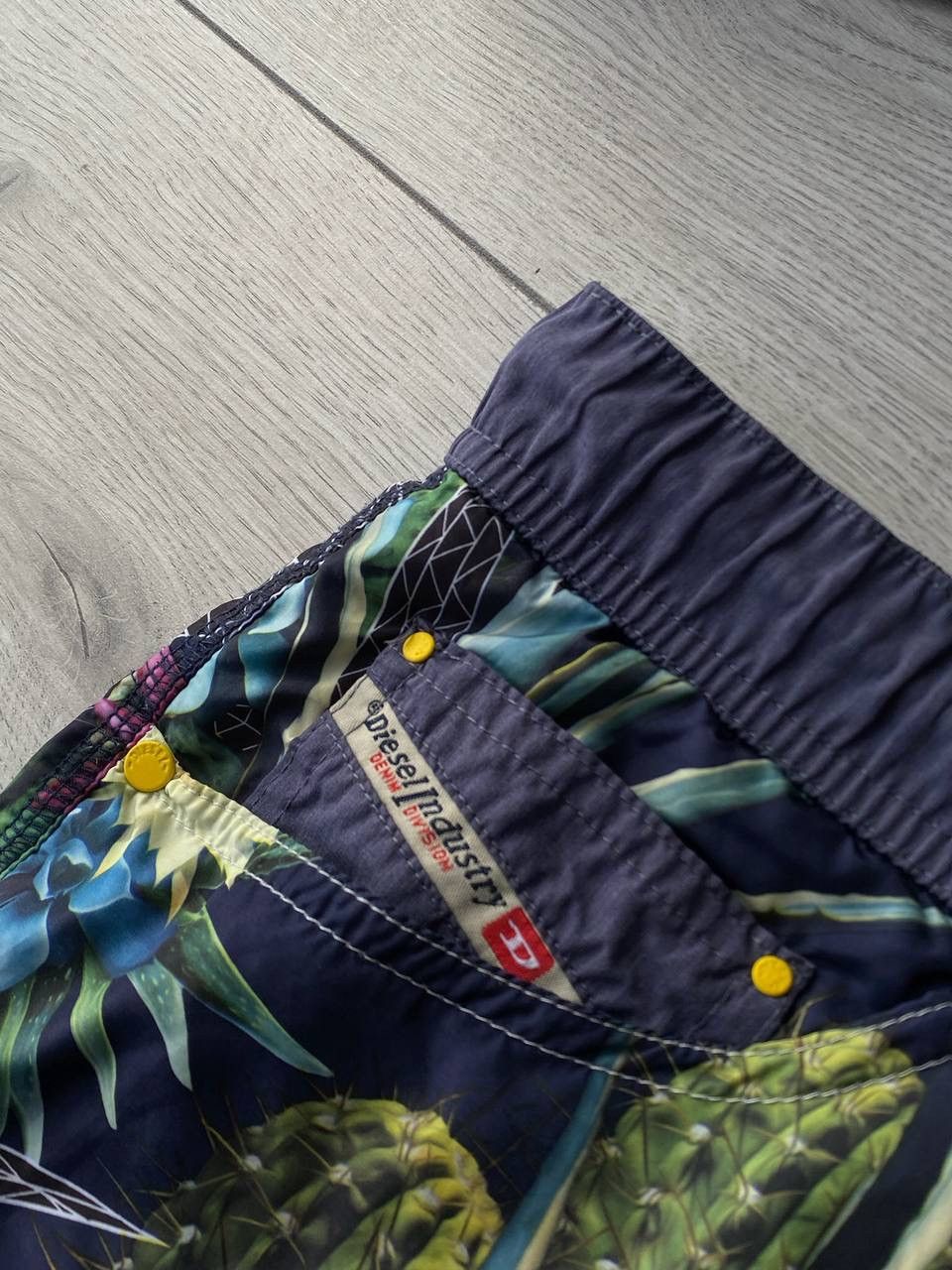 Diesel × Vintage Vintage Diesel Floral Print Swimming Short Y2K M Size US 32 / EU 48 - 3 Thumbnail