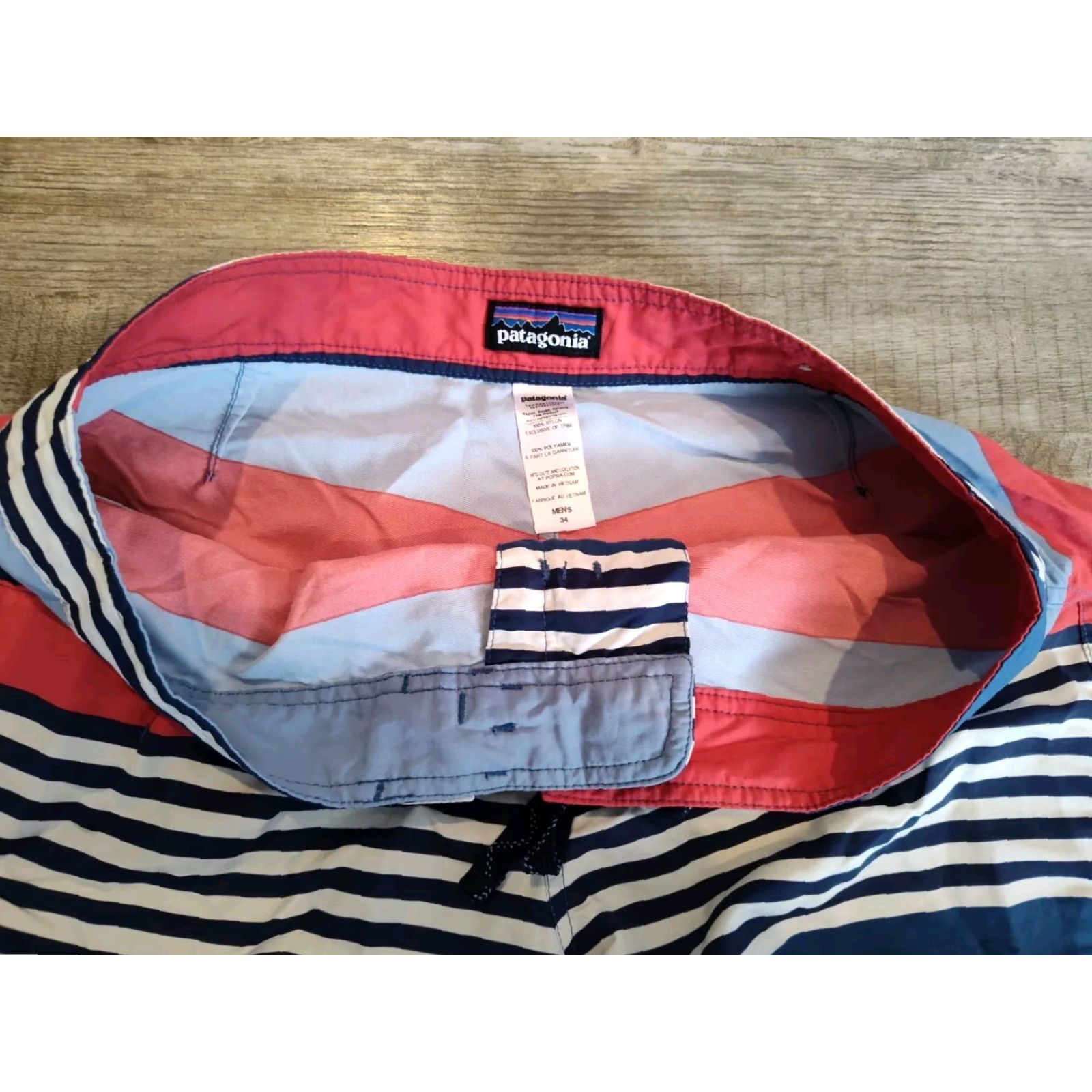 Patagonia Patagonia Wavefarer Board Shorts Mens 34 Blue Red Striped Swim Trunks Zip Pocket Size US 34 / EU 50 - 7 Thumbnail