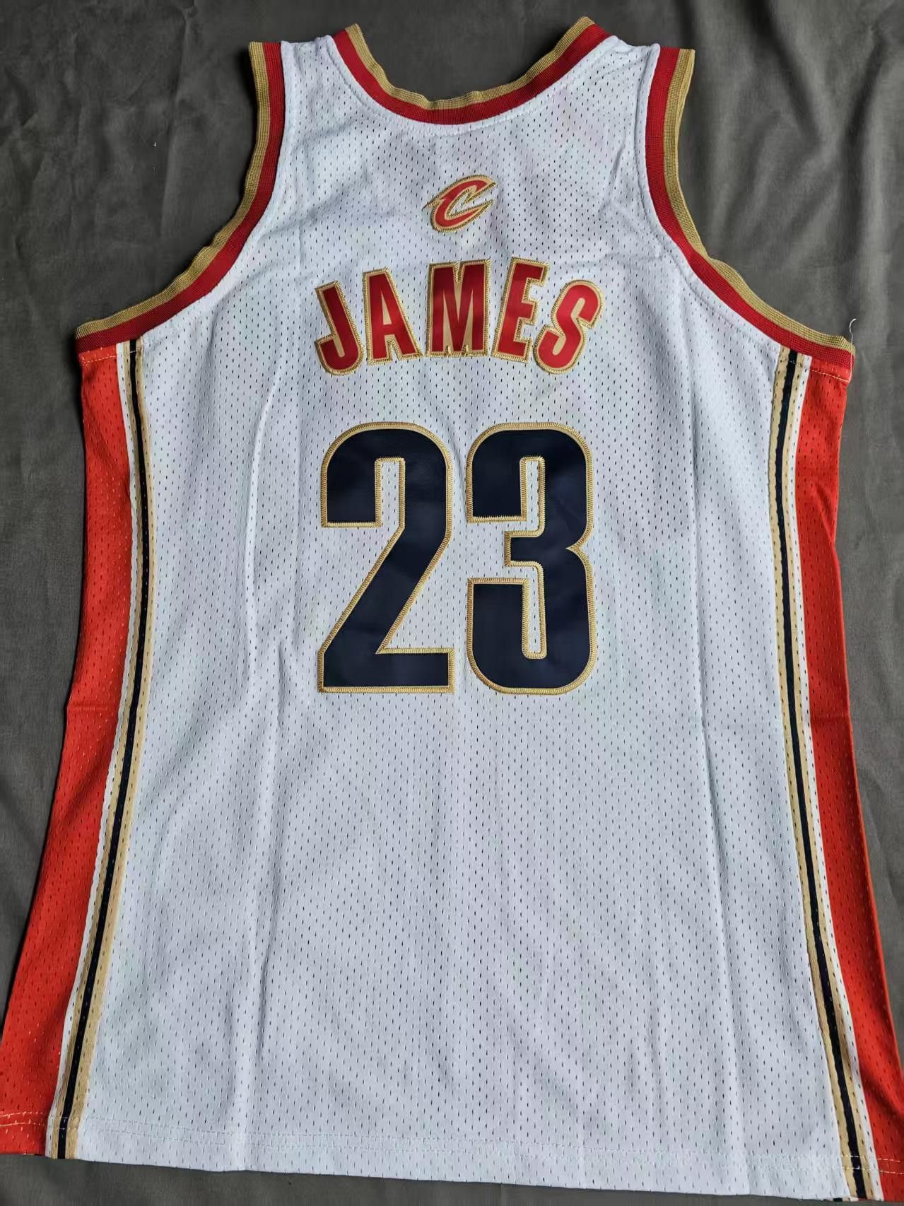 NBA #23 LeBron James Jersey Cavaliers 2003 04 Size US L / EU 52-54 / 3 - 2 Thumbnail