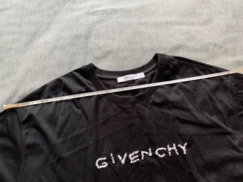 Givenchy Givenchy Irregular Embroidery Destroyed Short Sleeve Size US XL / EU 56 / 4 - 7 Thumbnail