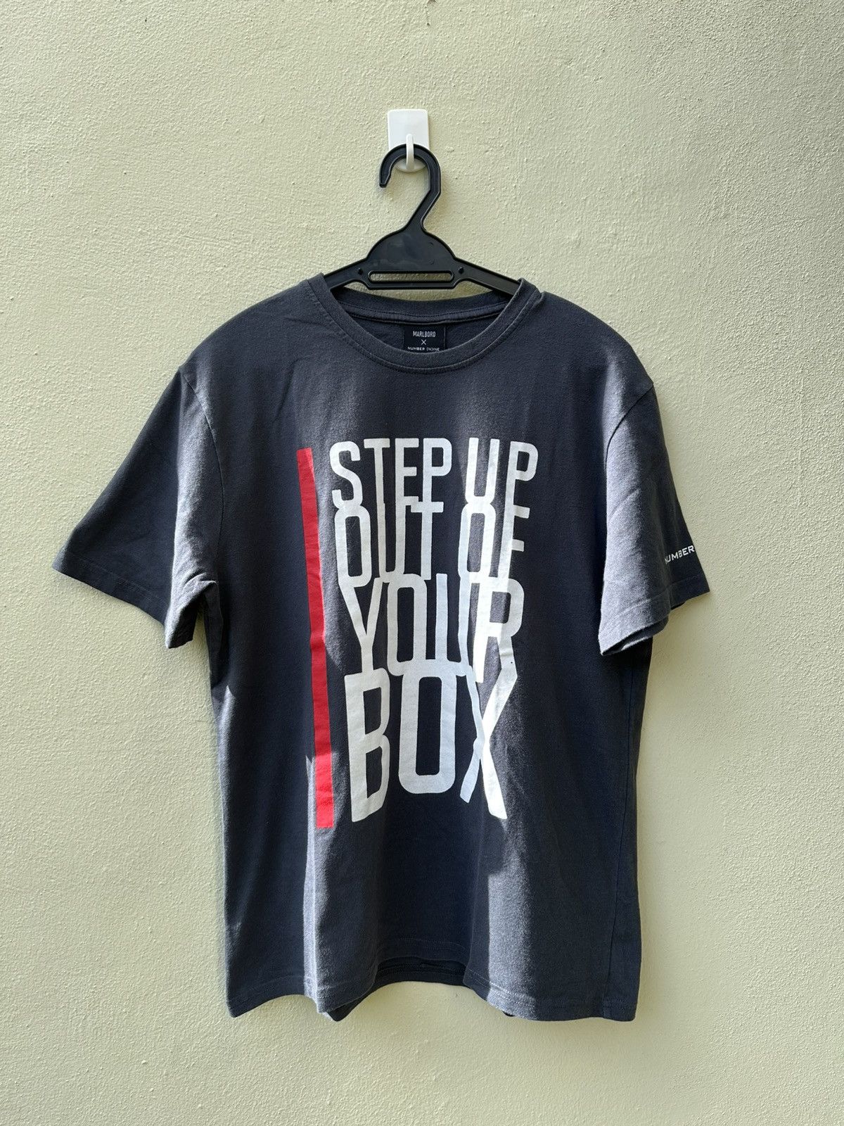 Marlboro × Number (N)ine × Vintage Number Nine x Marlboro Step Up Your Box Spell Out Big Logo Size US M / EU 48-50 / 2 - 1 Thumbnail
