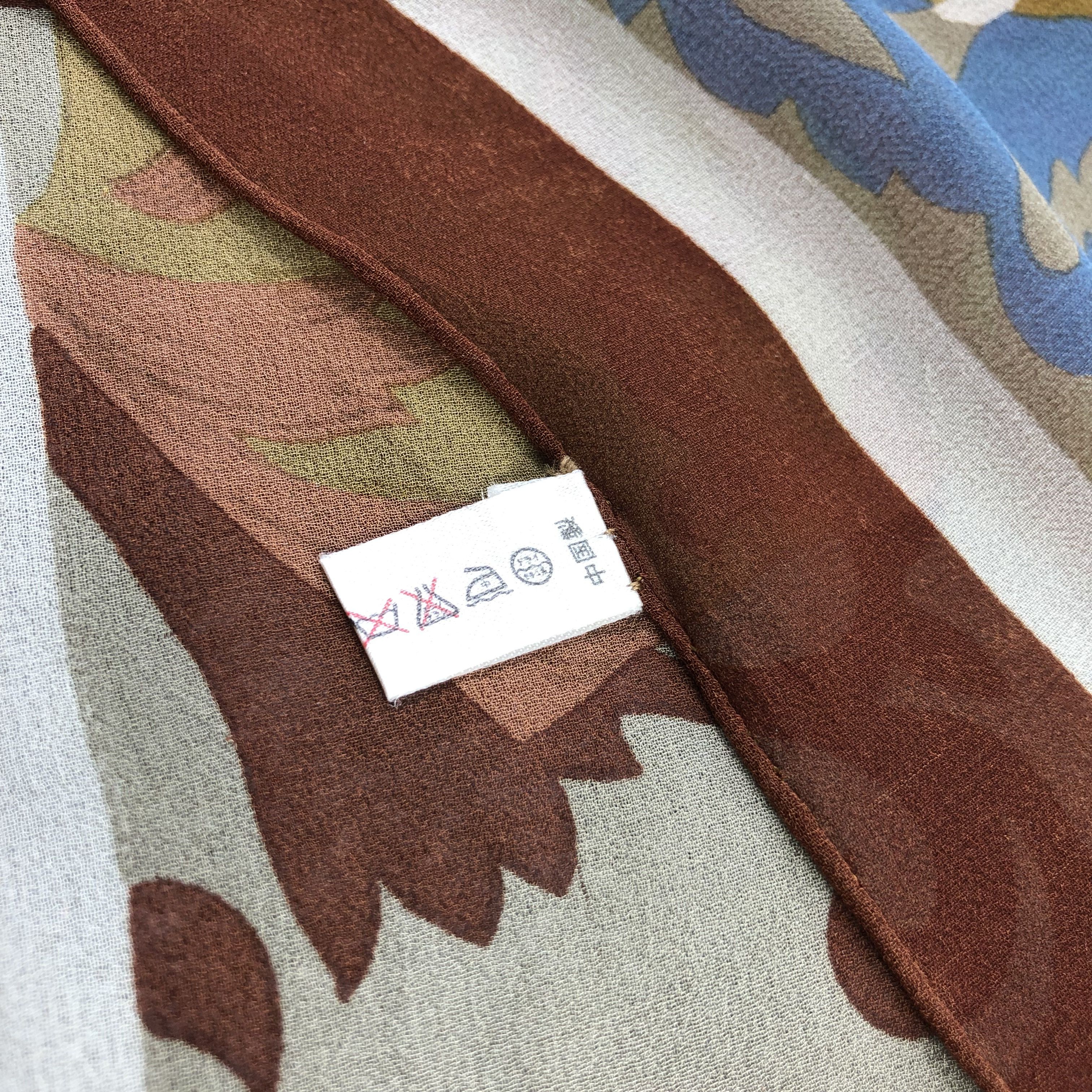 Japanese Brand Luxury Baroque Hand Rolled Silk Scarf M879 Size ONE SIZE - 7 Thumbnail