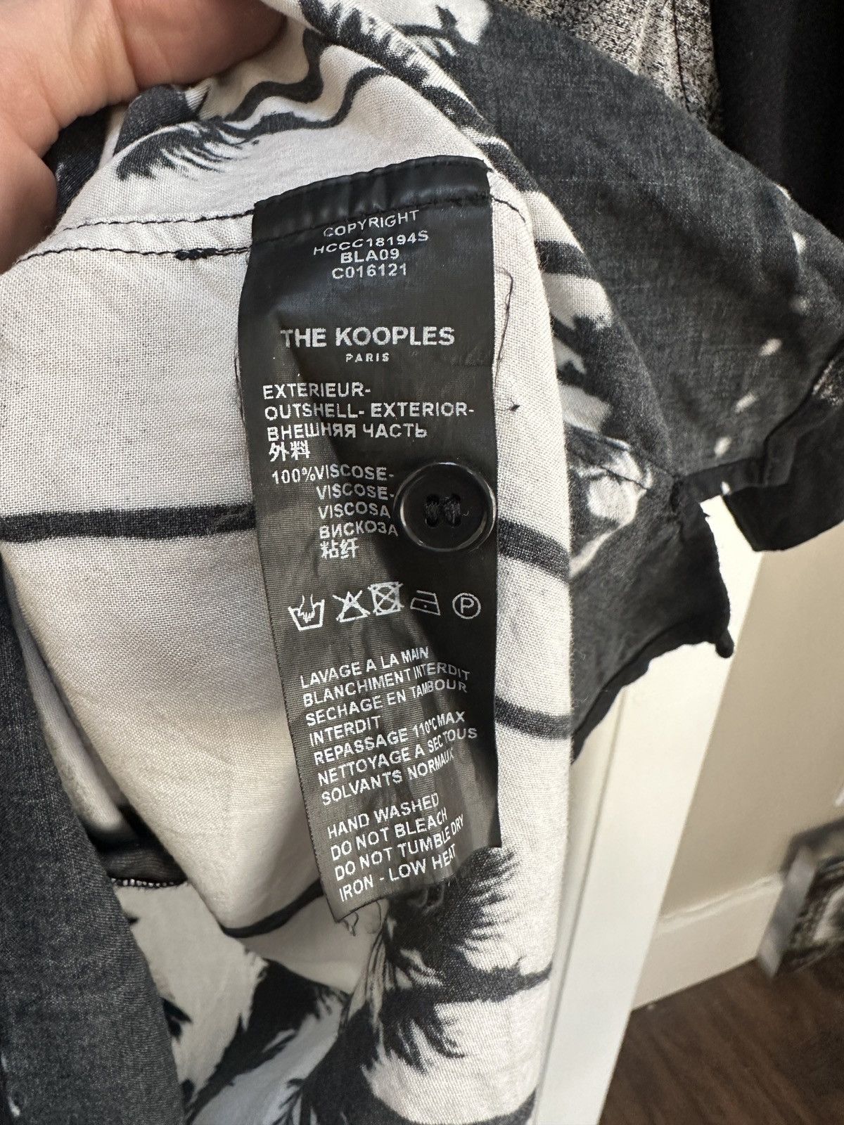 The Kooples Palm SS Button Down Size US L / EU 52-54 / 3 - 5 Thumbnail