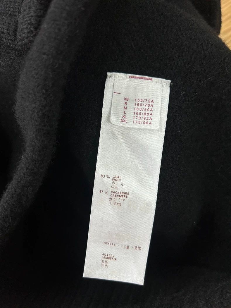 Louis Vuitton Louis Vuitton Black wool and cashmere V-neck knit cardigan Size US S / EU 44-46 / 1 - 8 Thumbnail