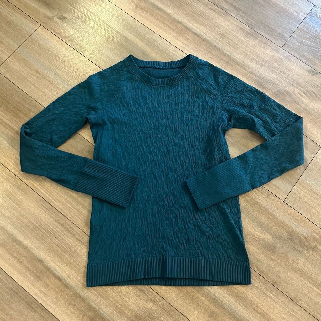 Lululemon Lululemon Blue Pattern Athletic Workout Top Women 8 Bin C-4 Size M / US 6-8 / IT 42-44 - 1 Thumbnail