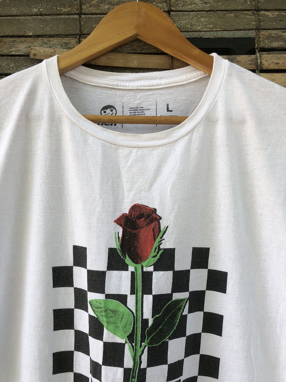 Japanese Brand 🔥RARE🔥Neff Roses Centre Logo Tshirts Size US L / EU 52-54 / 3 - 3 Thumbnail
