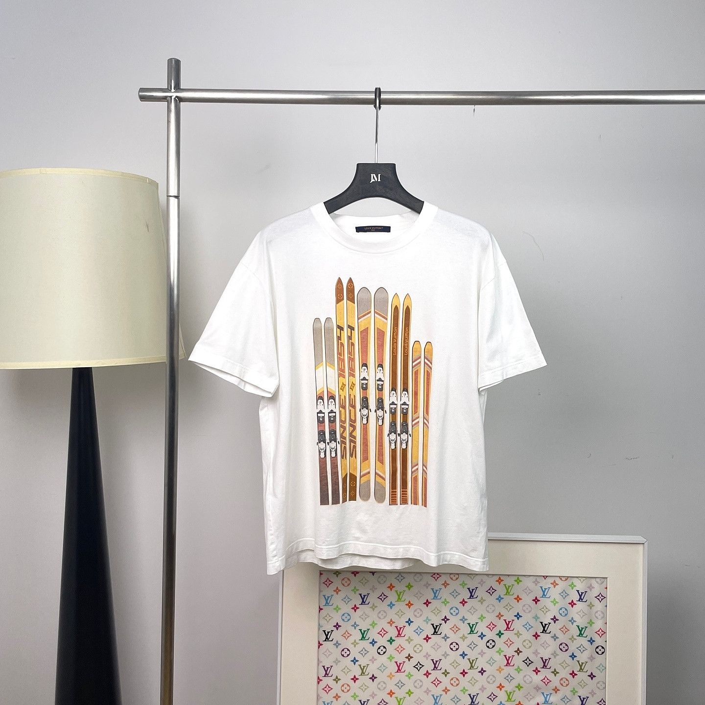 Louis Vuitton Louis Vuitton Ski Print T-Shirt Size L Size US L / EU 52-54 / 3 - 1 Thumbnail
