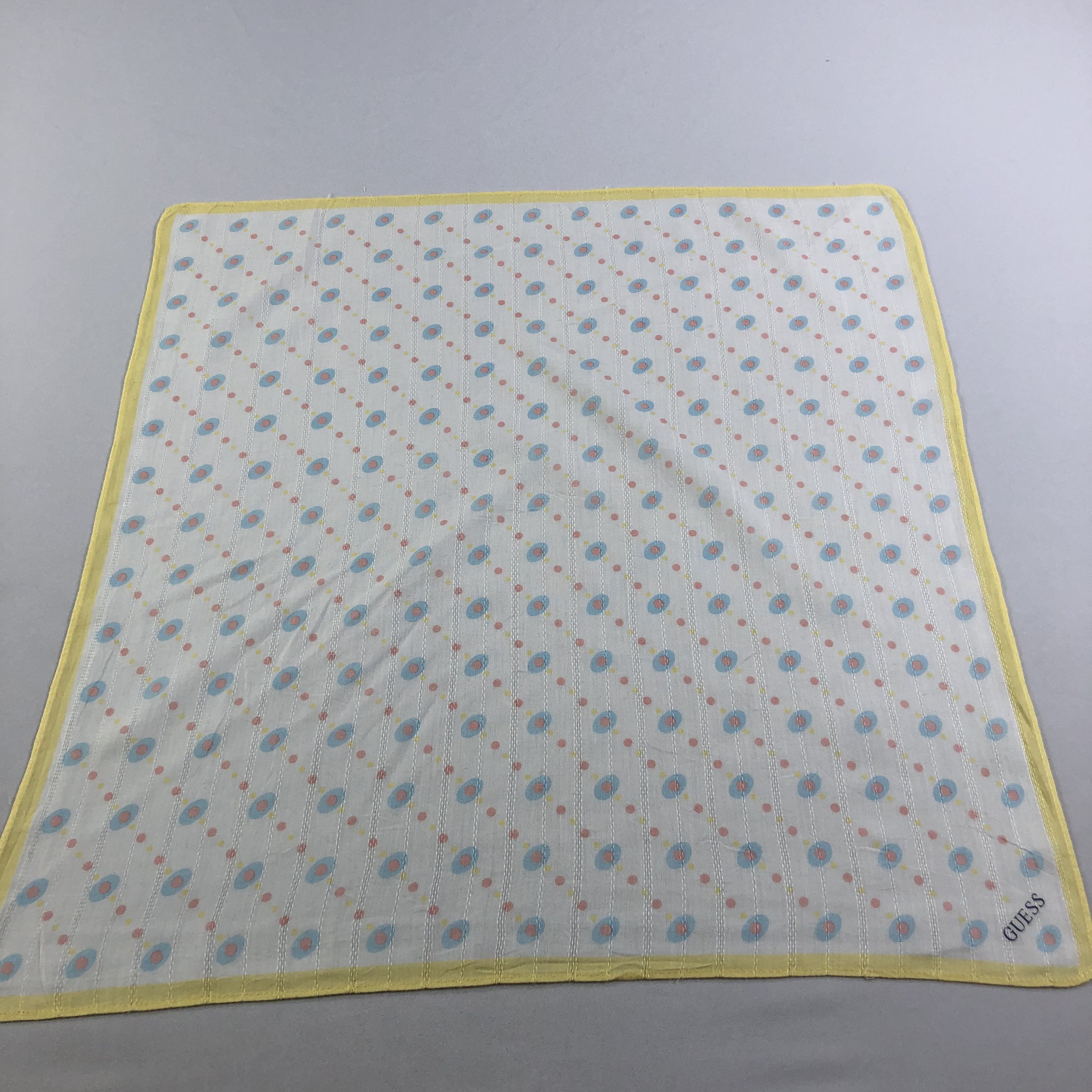 Guess Guess Handkerchief Neckerchief Bandana H1917 Size ONE SIZE - 2 Thumbnail
