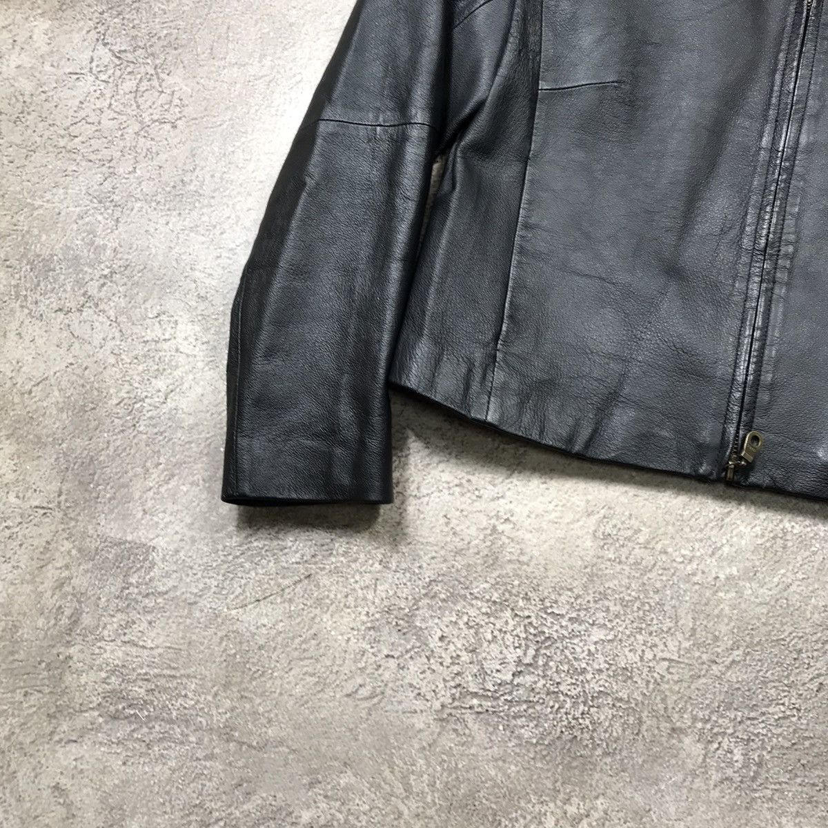 Vintage Vintage 90s Faded Leather Jacket Minimalist Workwear Swag M Size M / US 6-8 / IT 42-44 - 4 Thumbnail