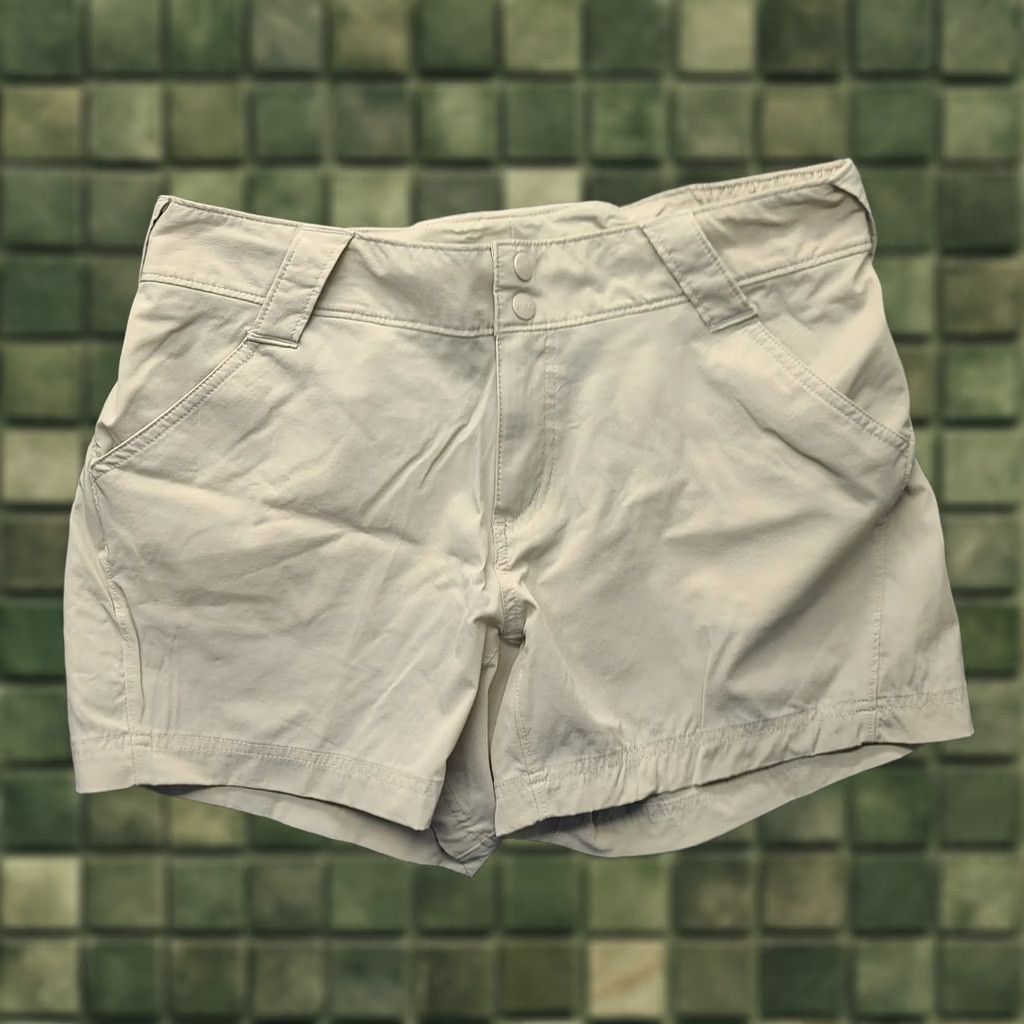 Vintage Columbia PFG Shorts Womens 10 Regular Mid Rise Hiking Fishing UPF Beige Nylon Flat Front Zip Pocket Logo Quick Dry Size 32" / US 10 / IT 46 - 1 Thumbnail