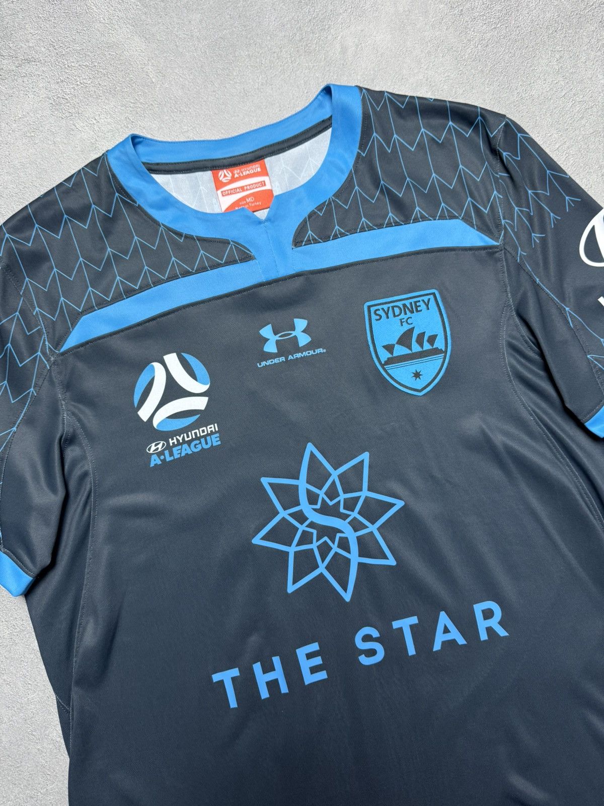 Under Armour Sydney 2019/21 Third Shirt Jersey Under Armour #9 Le Fondre Size US M / EU 48-50 / 2 - 3 Thumbnail