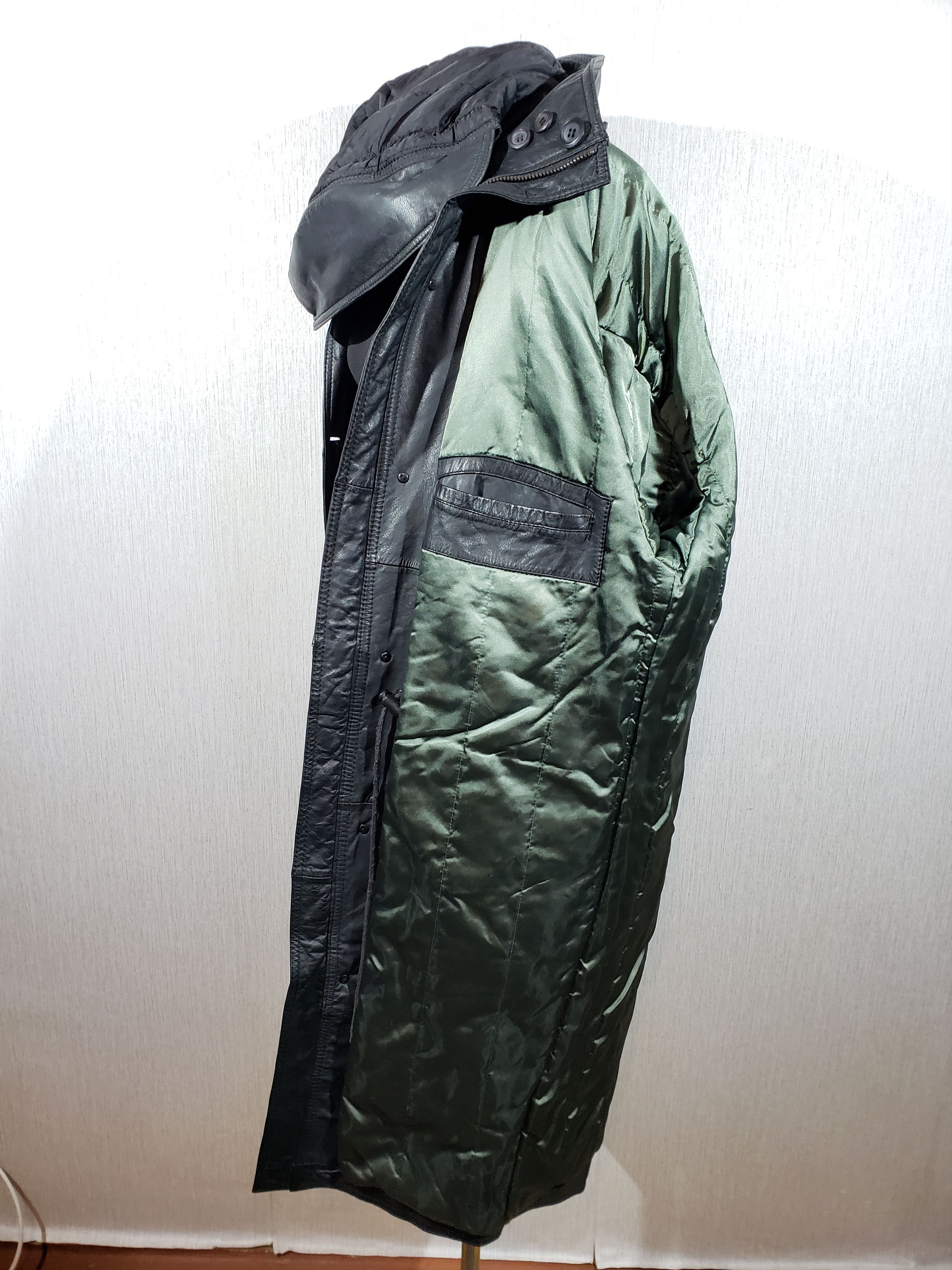 Uniqlo Black long men's coat with a hood. Size US L / EU 52-54 / 3 - 8 Thumbnail